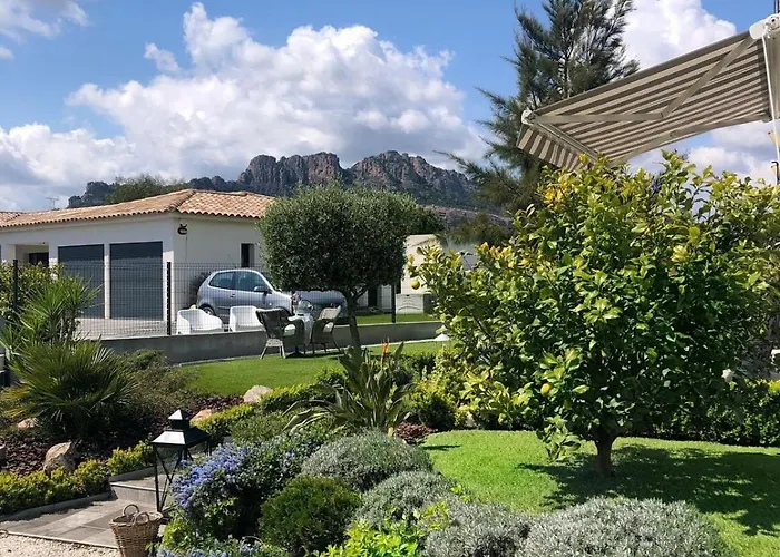 Maolo Oda ve Kahvaltı Roquebrune-sur Argens